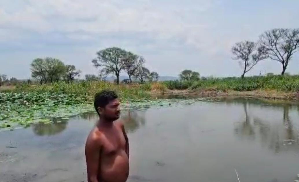 Jhumka Dam water contaminated by dirty water