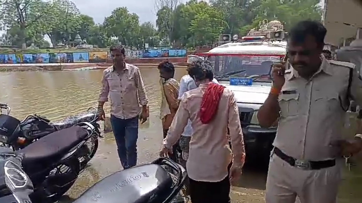 HAND FOUND IN POLYTHENE IN RIVER