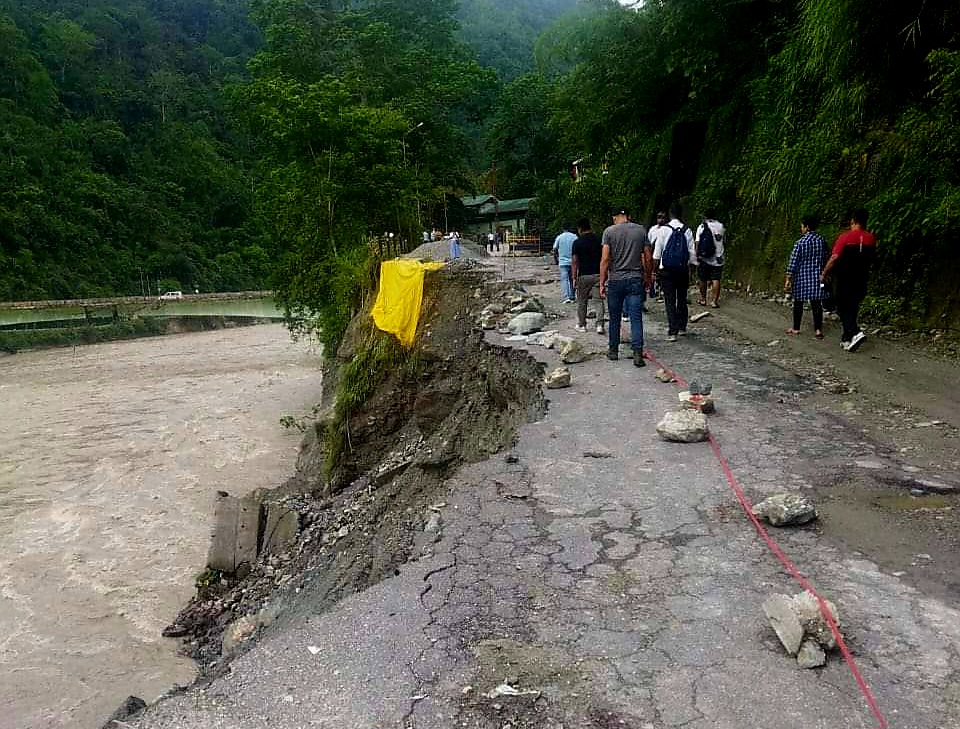 Rain landslides closes national highway 10