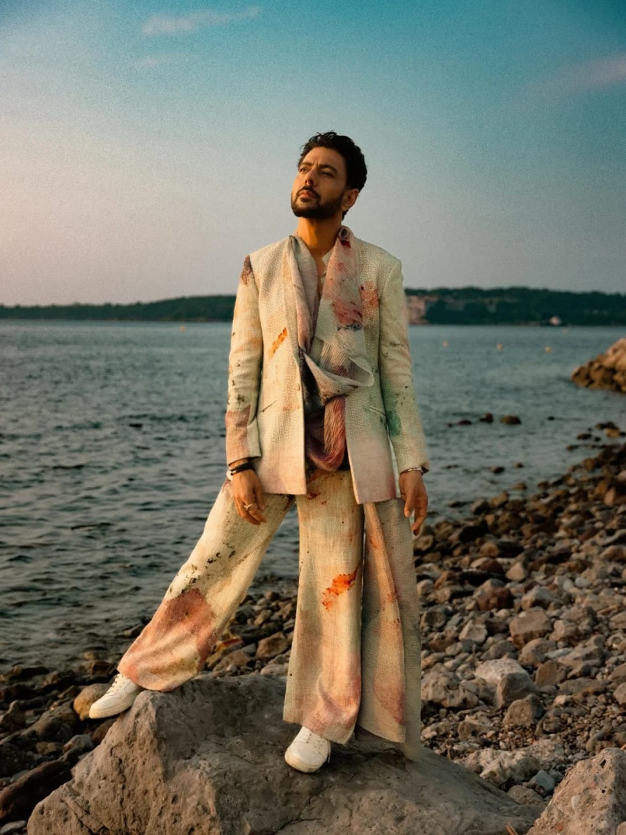 Brar in resort wear