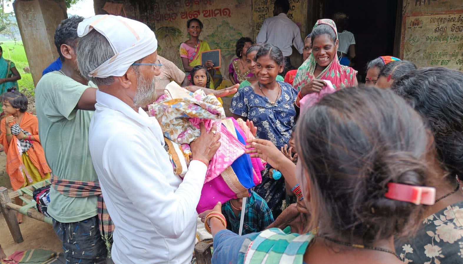 distributes things to needy