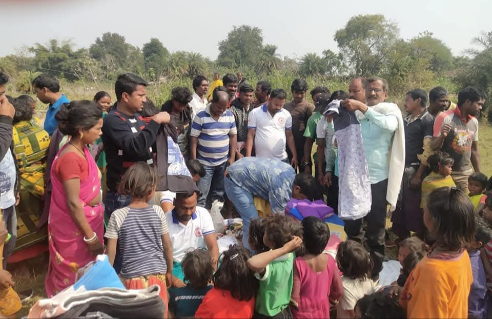 distributes things to needy