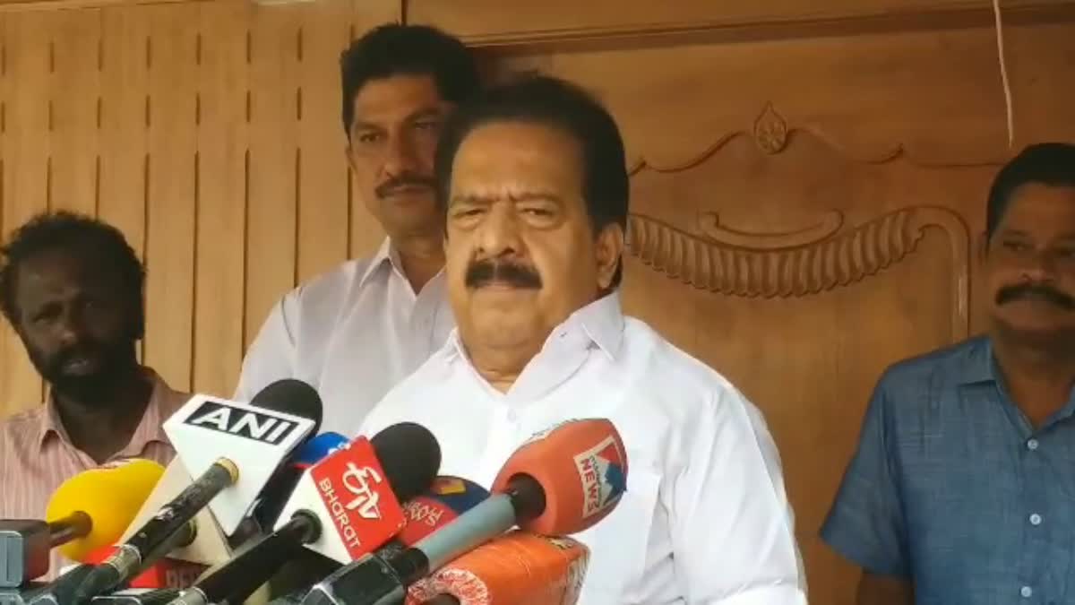 Ramesh chennithala  AN Shamseer  Ramesh chennithala  ഡല്‍ഹിയിലെത്തിയപ്പോള്‍ സ്‌പീക്കര്‍ എബൗട്ടേണടിച്ചു  മുഖ്യമന്ത്രിയുടെ വായിൽ പാലൊഴിച്ചാലും തൈരായെ വരൂ  രമേശ്‌ ചെന്നിത്തല  സ്‌പീക്കര്‍ എഎന്‍ ഷംസീറിന്‍റെ മിത്ത്  മിത്ത് പരാമർശം  പ്രതിപക്ഷ നേതാവ് രമേശ്‌ ചെന്നിത്തല