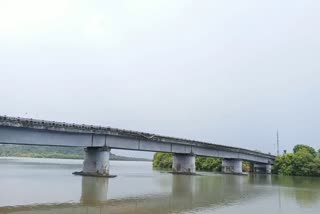 Palam  Bridge  Pazhayangadi Bridge  Kannur Pazhayangadi new Bridge construction  കാത്തിരുന്ന് കിട്ടിയ പാലം  പഴയങ്ങാടിയില്‍ പുതിയ പാലം നിര്‍മാണം  പഴയങ്ങാടിക്കാരുടെ സ്വപ്‌നം സഫലമാകുന്നു  പിലാത്തറ പാപ്പിനിശ്ശേരി കെഎസ്‌ടിപി റോഡ്  കെഎസ്‌ടിപി റോഡ്  കണ്ണൂര്‍ വാര്‍ത്തകള്‍  കണ്ണൂര്‍ ജില്ല വാര്‍ത്തകള്‍  കണ്ണൂര്‍ പുതിയ വാര്‍ത്തകള്‍  kerala news updates  latest news news in Kannur