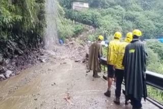 kedarnath-landslide-two-shops-damaged-and-several-people-trapped-under-debris