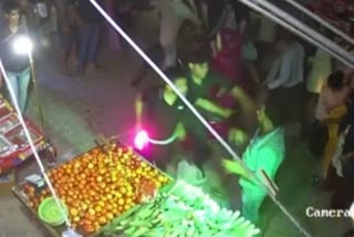 tomato seller beaten in ghaziabad