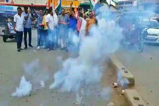 मोतिहारी में कांग्रेस कार्यकर्ताओं ने खुशियां मनाई