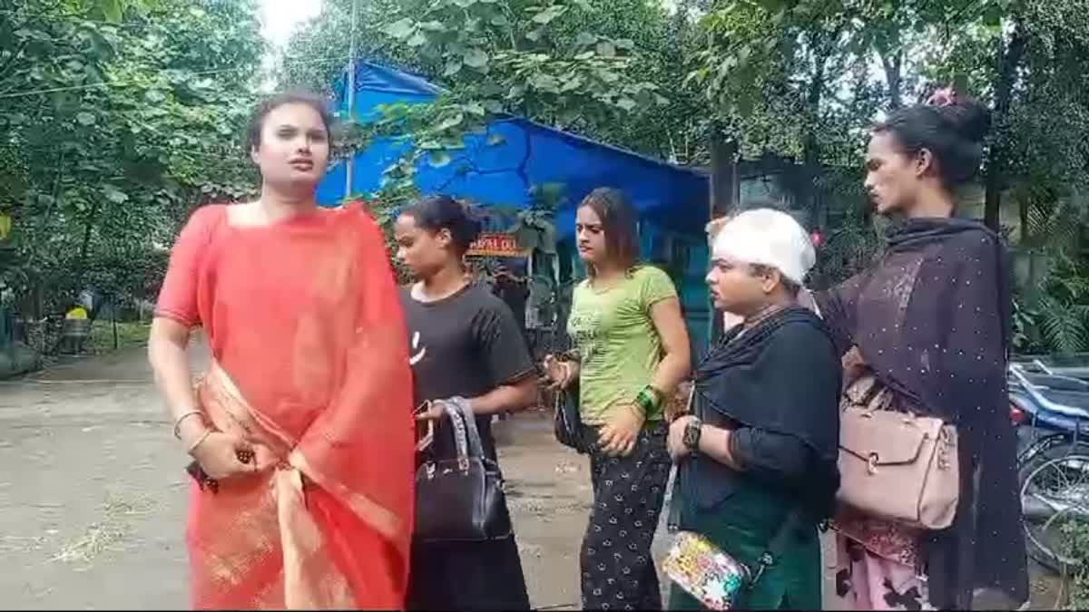 Transgenders in Jamshedpur accused the police of beating them