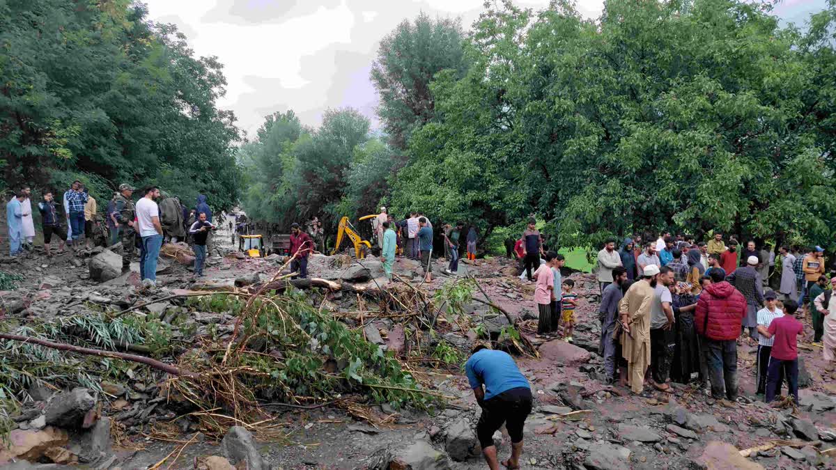 CLOUDBURST AT SRINAGAR LEH HIGHWAY