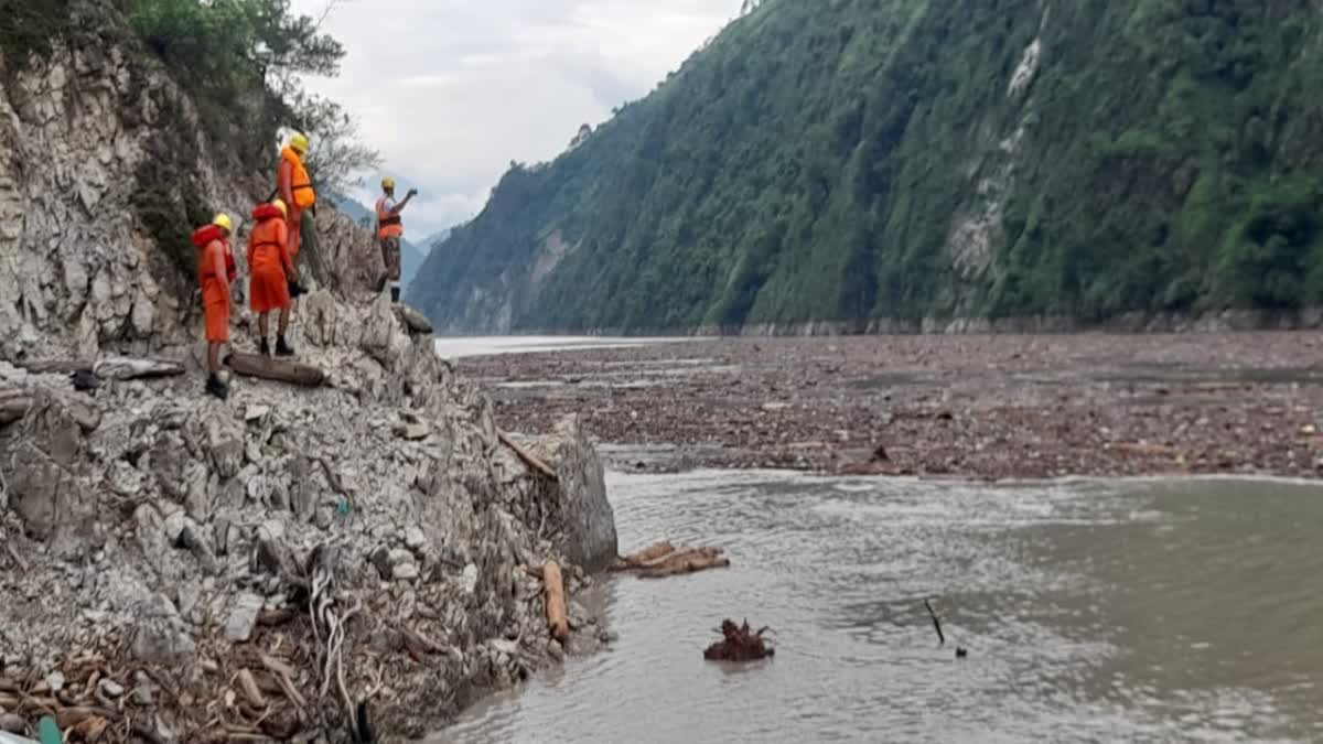 सुन्नी डैम में चल रहा सर्च ऑपरेशन