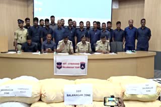 Five people involved in drug smuggling arrested