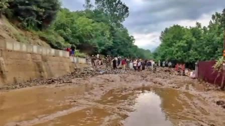 CLOUDBURST IN JAMMU AND KASHMIR  കശ്‌മീരില്‍ മേഘവിസ്ഫോടനം  ശ്രീനഗർ ലേ ദേശീയ പാത അടച്ചു  RAIN DISASTER NEWS