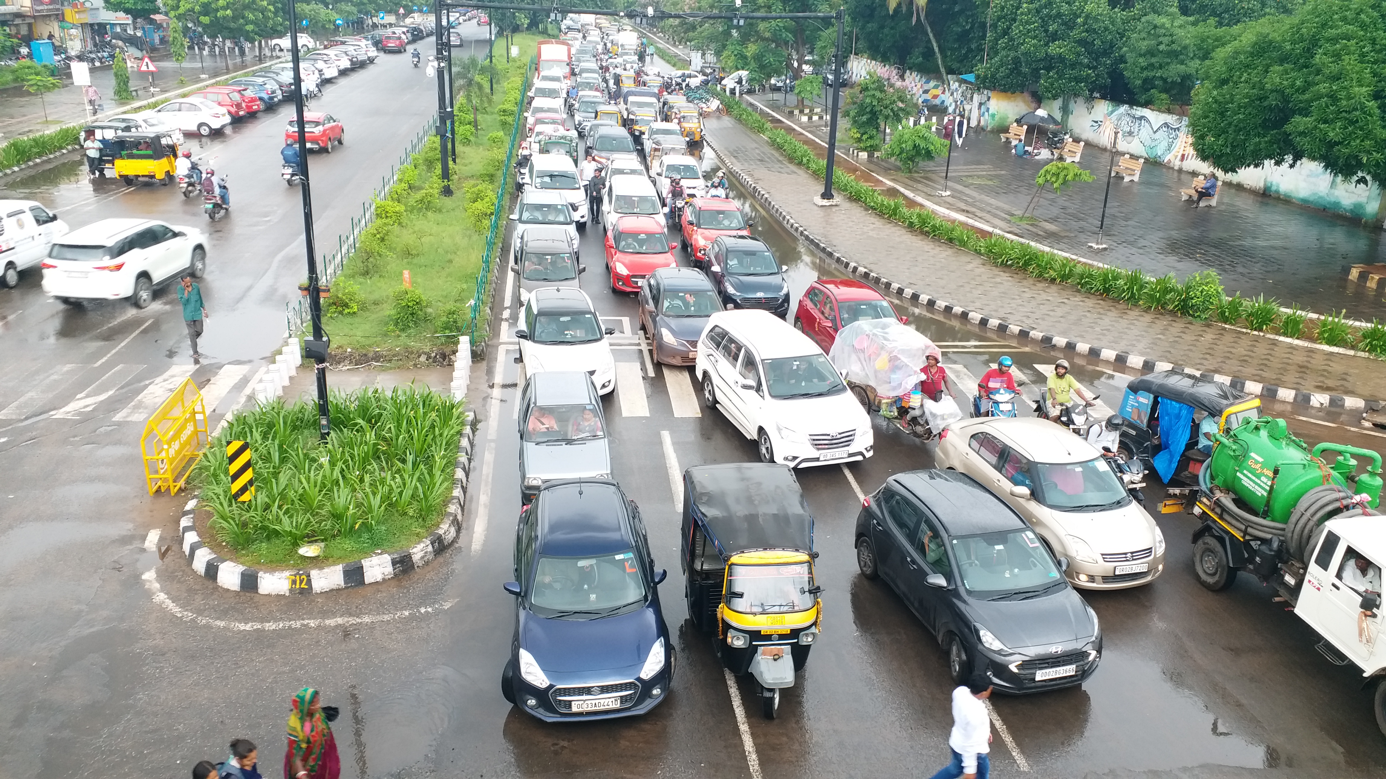 Ways to avoid accident on a rainy day