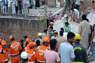 2died in uttar pradesh barabanki 3 storey building collapse