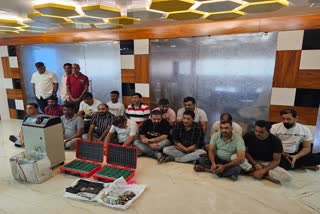 High Profile Gambling : વસ્ત્રાપુરમાં ઓફિસમાં ચાલતા હાઈપ્રોફાઈલ જુગારધામ પર દરોડા, સાણંદ એપીએમસી ચેરમેન સહિત 19ની ધરપકડ