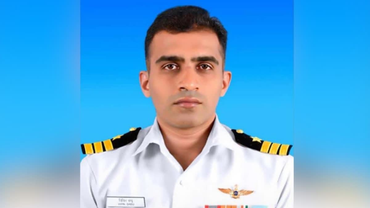 PILOT DEATH HELICOPTER CRASH  കോസ്റ്റ്ഗാർഡ് ഹെലികോപ്റ്റർ അപകടം  GUJARAT HELICOPTER CRASH  സൈനികന്റെ മൃതദേഹം നാട്ടിലെത്തിക്കും