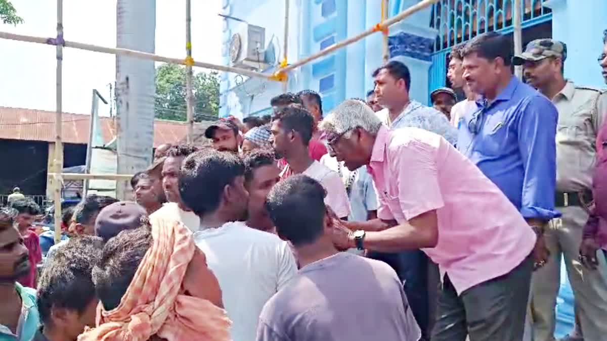 Contractual Labourers Agitate in Nadia