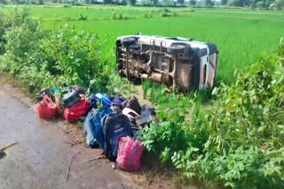 school_bus_overturned_in_vizianagaram_district