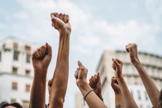 SAROJINI NAIDU SCHOOL GIRLS PROTEST