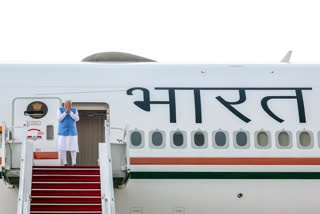 Prime Minister Narendra Modi arrived in Singalore for a two-day visit