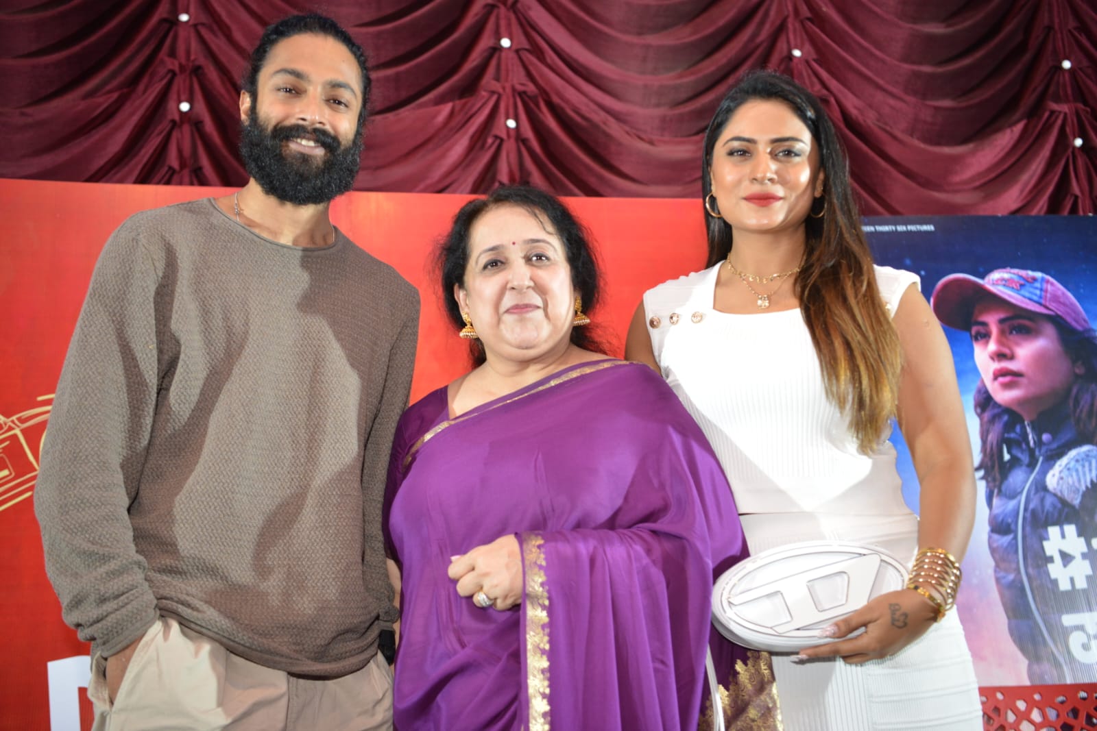 'Paru Parvathy' film team