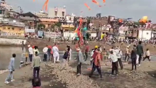 GOTMAR MELA THROW STONES