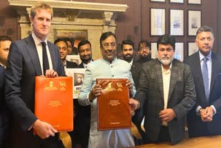 Ministers of Maha signed MoU with UK to bring back Shivaji Vaughnakh