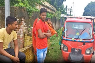भागलपुर में ट्रेन से कटकर किशोर की मौत