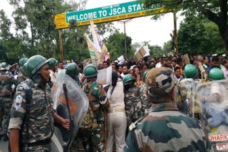 Ranchi Police clash with Panchayat Secretariat volunteers