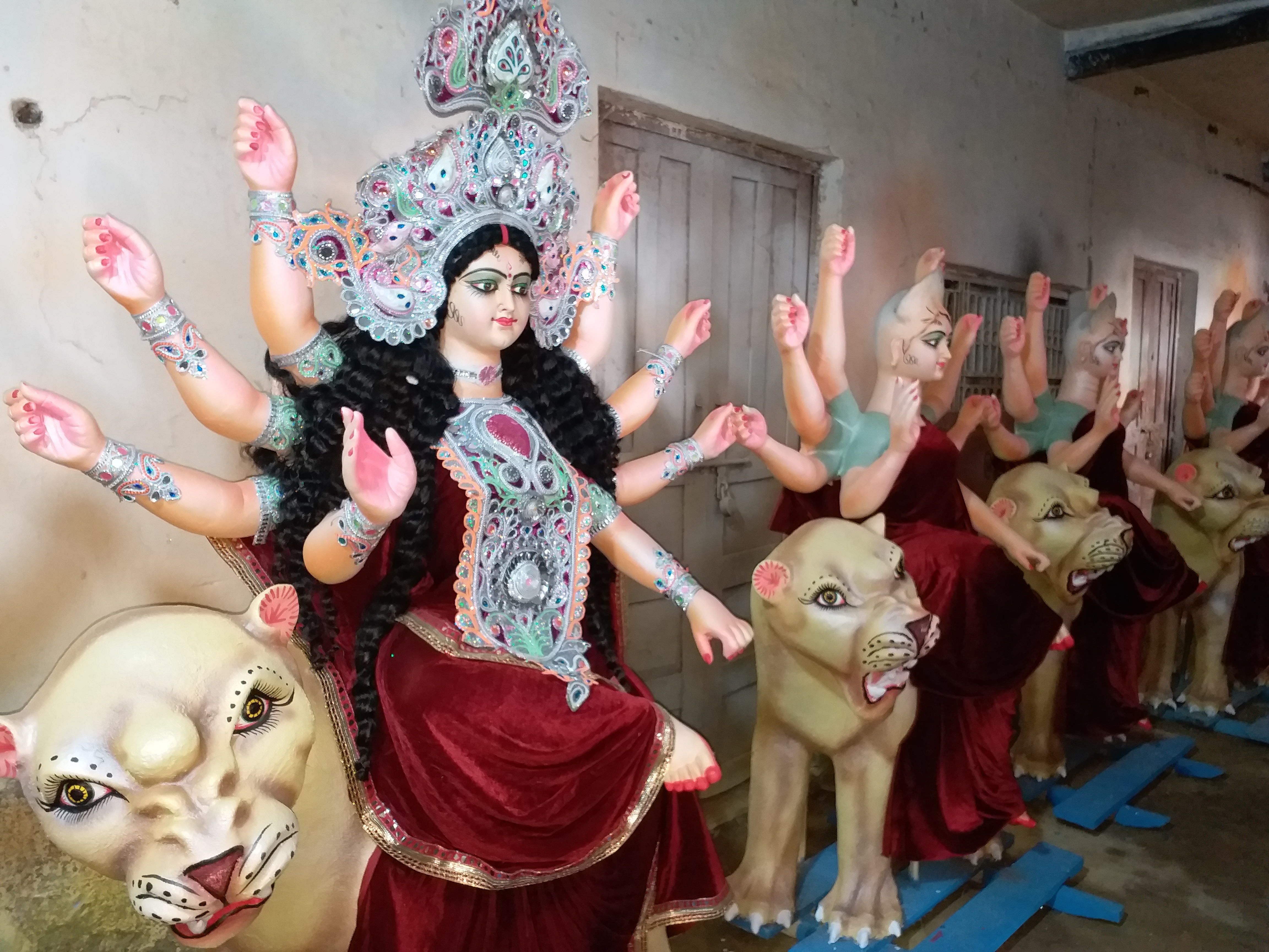 आगरा में तैयार देवी मां की ईको फ्रेंडली मूर्तियां