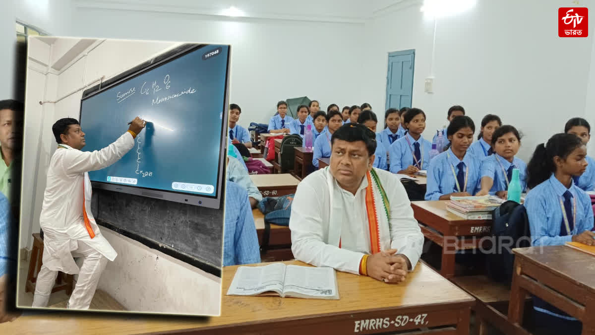 Sukanta Majumdar Conducts Photosynthesis Class