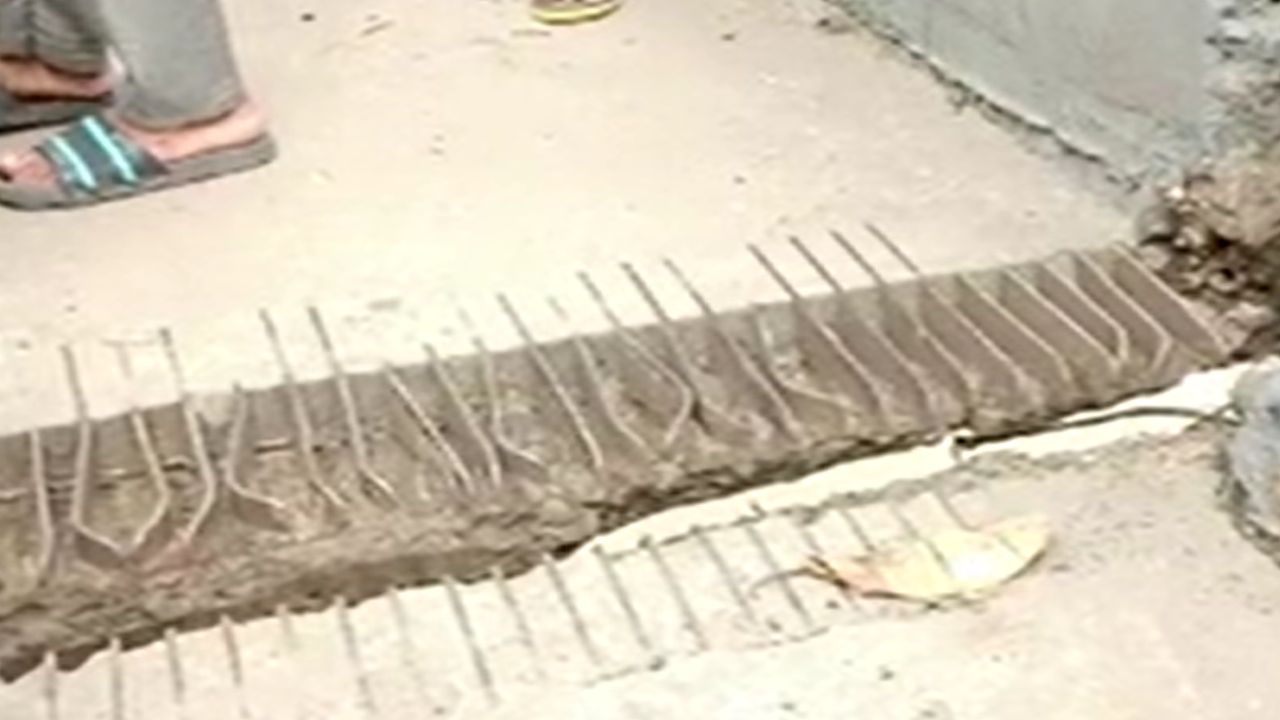 Cracks on Nabadwip Bridge