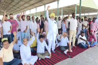 Sri Muktsar Sahib's Aarthi Association has been on strike for three consecutive days