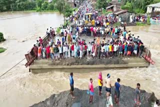 Life disrupted due to breakdown of diversion due to flood in Sahibganj