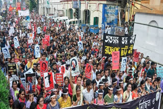 Medics Start Sit-In On Kolkata Road After Lathi-Charge By Police