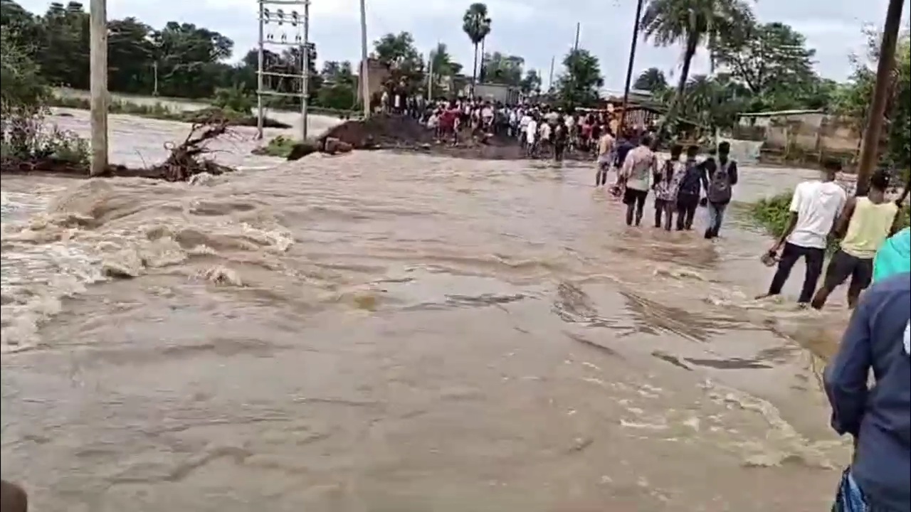 Life disrupted due to breakdown of diversion due to flood in Sahibganj