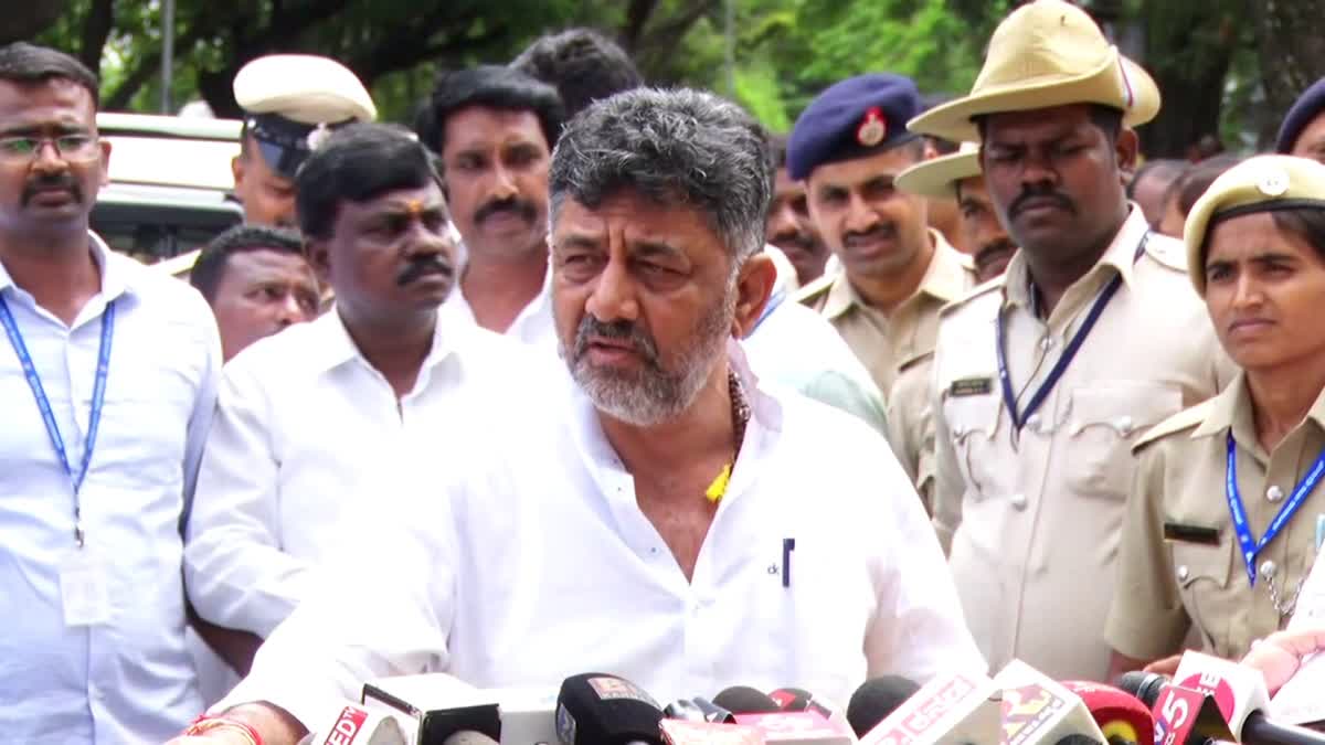 Etv Bharatdcm-dk-shivakumar-reaction-over-congress-leaders-public-statement-issue