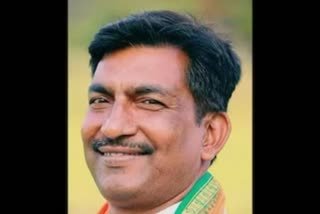 BJP Leader Killed By Naxalites In Chhattisgarh  Naxalites Attack In Chhattisgarh  നിയമസഭ തെരഞ്ഞെടുപ്പിന് 2 ദിവസം മാത്രം  ബിജെപി നേതാവിനെ നേരെ നിറയൊഴിച്ച് നക്‌സലൈറ്റുകള്‍  ബിജെപി നേതാവ് വെടിയേറ്റു മരിച്ചു