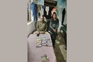 Lakhs rupees Case seized during vehicle checking
