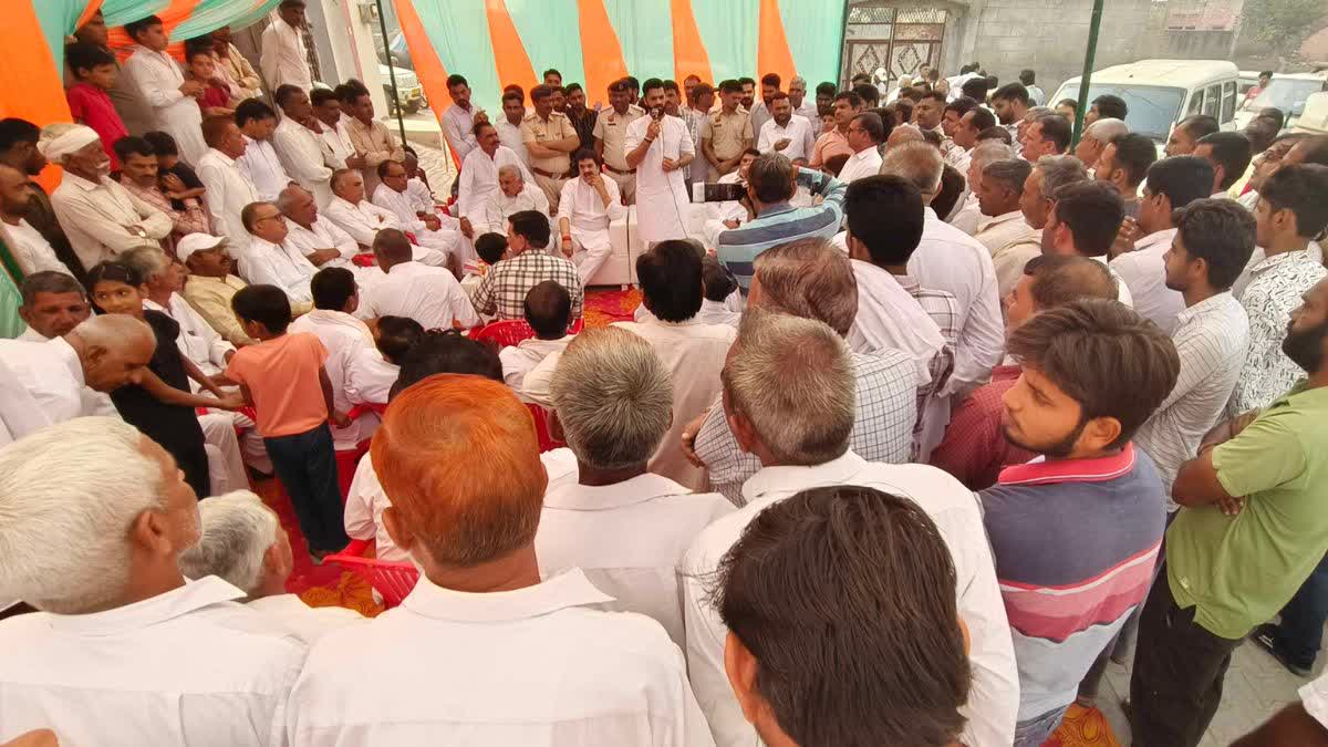 Bhavya Bishnoi met Adampur farmers