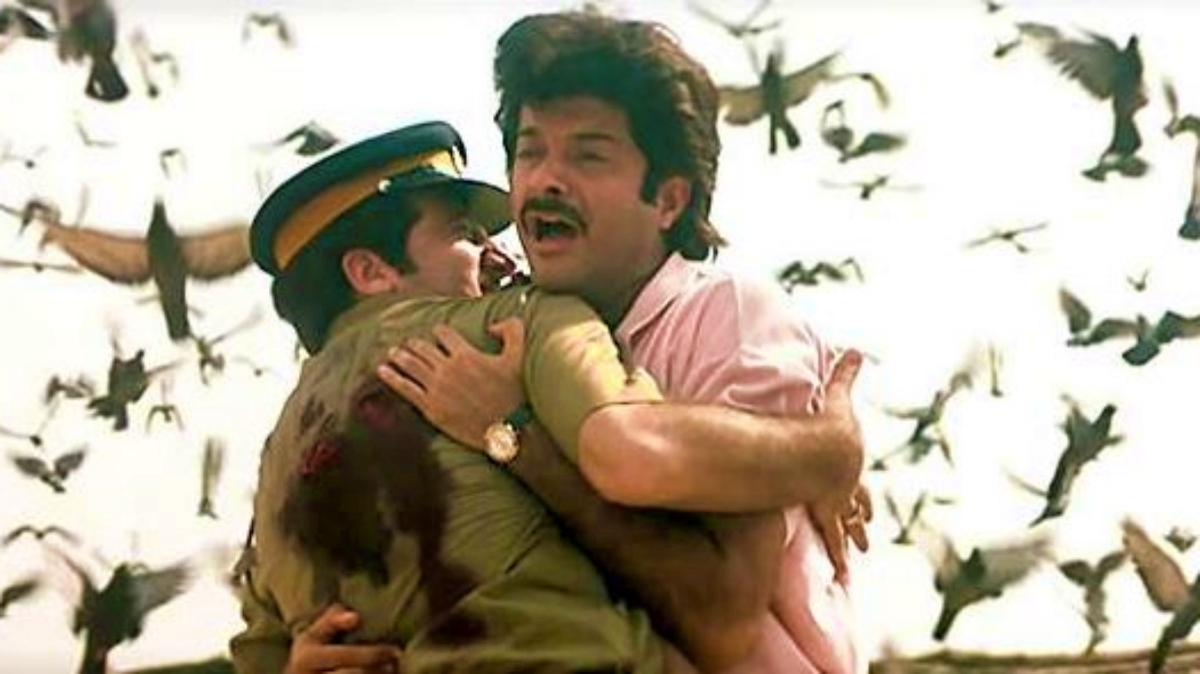 The tragic death scene of Inspector Prakash (essayed by a young Anupam Kher)