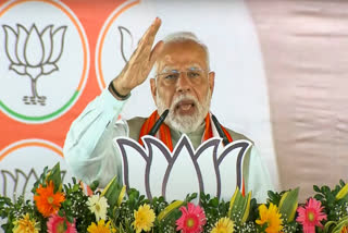 PM Modi criticised the JMM-led coalition in Jharkhand for supporting Bangladeshi infiltrators, alleging corruption and threatening tribal society ahead of upcoming elections.