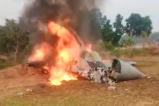 An Indian Air Force plane crashed near Agra in Uttar Pradesh, bursting into flames as it hit the ground.