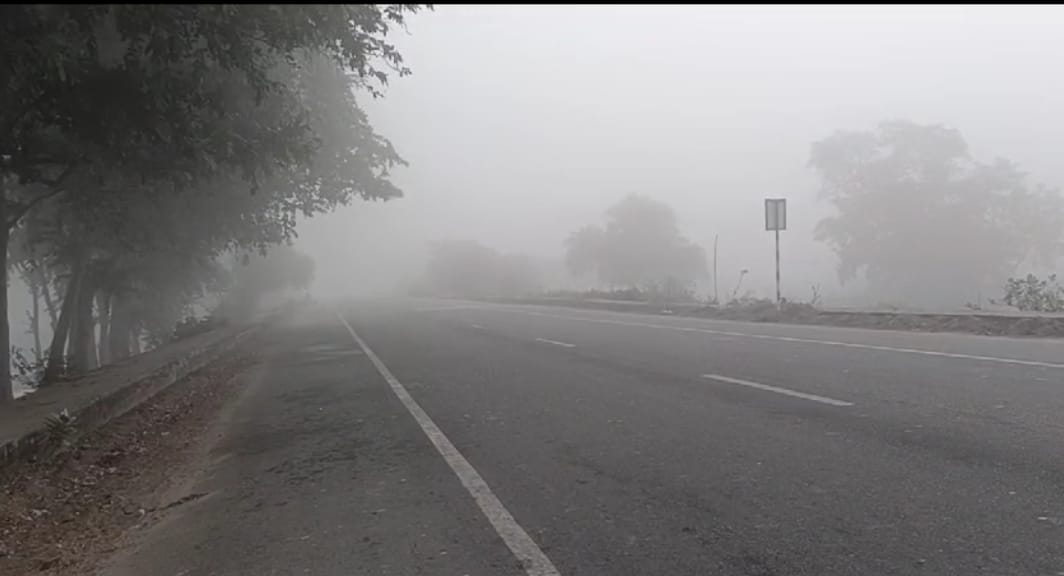 up-weather-latest-update-fog in many districts winter cold come from 15 november -aaj-ka-mausam-kaisa-rahega-imd-alert-for-2024-11-04-mausam