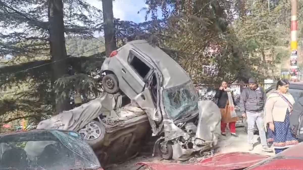 uncontrollable truck crushed 4 vehicles in shimla