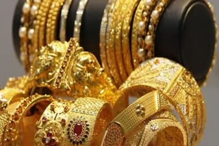 Gold price today December 4th 2023  Gold price today Kerala  സ്വര്‍ണത്തിന് വീണ്ടും റെക്കോഡ് വില  Gold price hike Kerala  സംസ്ഥാനത്ത് സ്വര്‍ണ വില  സ്വര്‍ണ വില  ഇന്നത്തെ സ്വര്‍ണ വില  സ്വര്‍ണ വിലയിലെ വര്‍ധനവ്