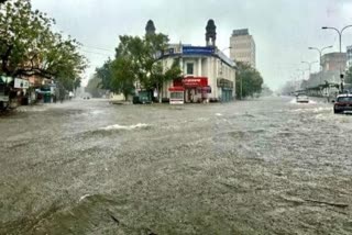 Heavy rains disrupt normal life in Chennai