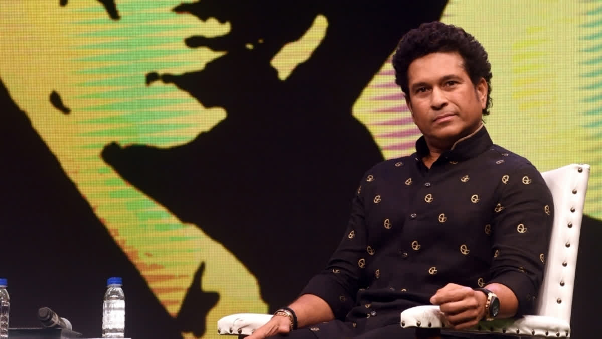 Legendary India cricketer Sachin Tendulkar paid tribute to his childhood coach, Ramakant Achrekar, unveiling a memorial at Shivaji Park in Mumbai.