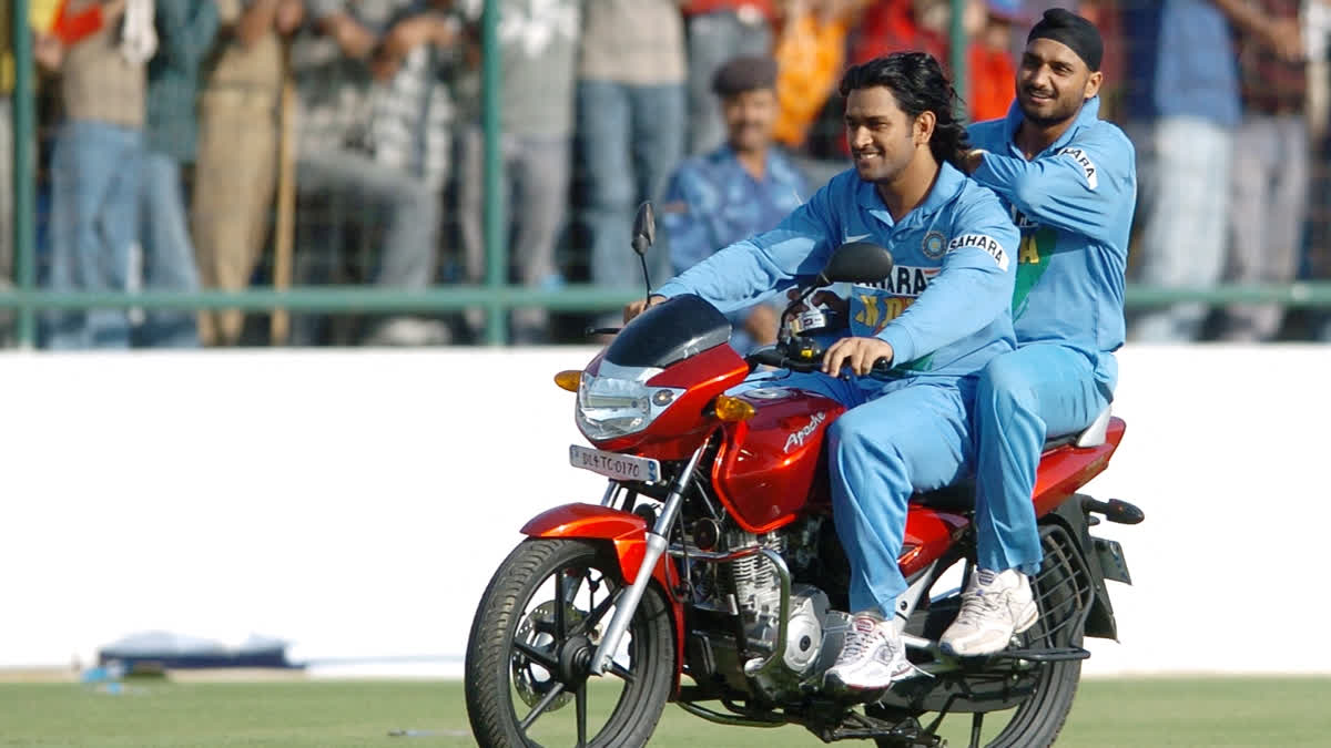 Harbhajan and MS Dhoni