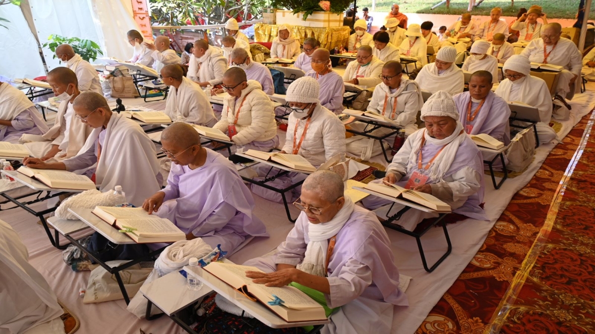 tripitaka puja in bodh gaya